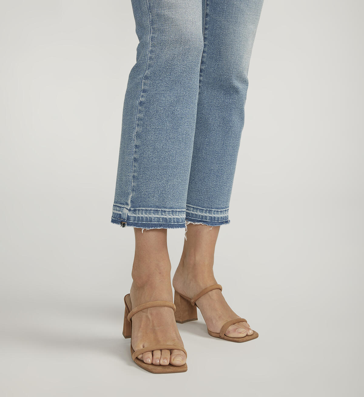 Eloise Mid Rise Cropped Bootcut Jeans, Blue Dust, hi-res image number 3